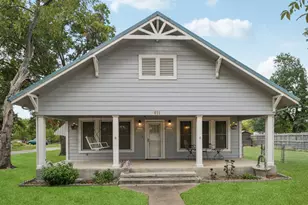 611 N Main St, Elgin, TX 78621 - Photo 1