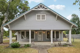 611 N Main St, Elgin, TX 78621 - Photo 2