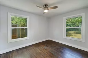 8318 Burrell Dr, Austin, TX 78757 - Photo 12