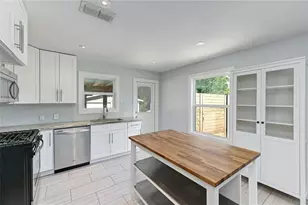 8318 Burrell Dr, Austin, TX 78757 - Photo 8