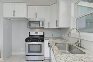 8318 Burrell Dr, Austin, TX 78757 - Photo 10