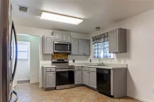 2209 Canvas Back Dr, Taylor, TX 76574 - Photo 8