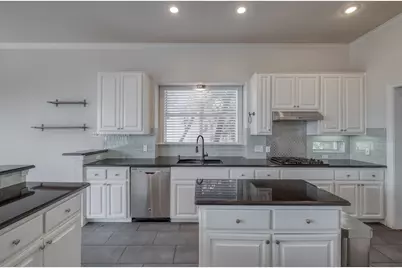 9215 Spicebrush Drive, Austin, TX 78759 - Photo 10