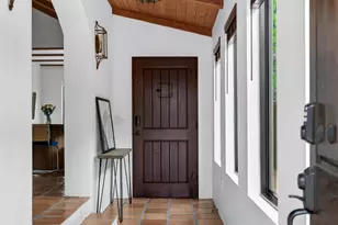 2519 E 4th St, Austin, TX 78702 - Photo 4