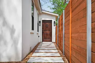 2519 E 4th St, Austin, TX 78702 - Photo 30