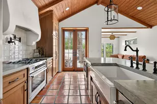 2519 E 4th St, Austin, TX 78702 - Photo 10