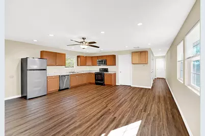 207 Oakwood Loop, San Marcos, TX 78666 - Photo 6