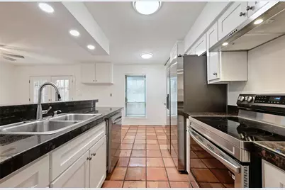 6637 Valleyside Road, Austin, TX 78731 - Photo 12