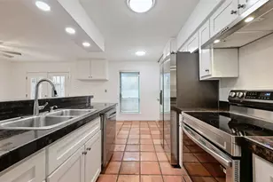 6637 Valleyside Rd, Austin, TX 78731 - Photo 12