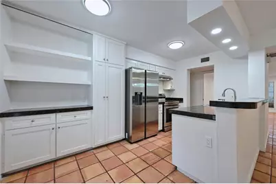 6637 Valleyside Road, Austin, TX 78731 - Photo 10