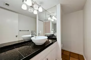 6637 Valleyside Rd, Austin, TX 78731 - Photo 14