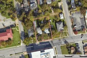 2102 E Martin Luther King Jr Blvd, Austin, TX 78702 - Photo 2