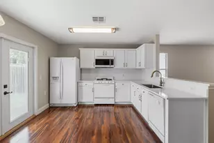 5220 Hutchinson Dr, Austin, TX 78723 - Photo 12