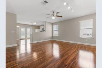 5220 Hutchinson Drive, Austin, TX 78723 - Photo 6