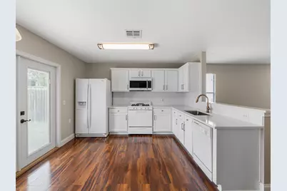 5220 Hutchinson Drive, Austin, TX 78723 - Photo 8
