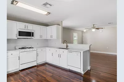 5220 Hutchinson Drive, Austin, TX 78723 - Photo 2
