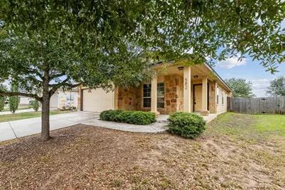 582 Briggs Drive, New Braunfels, TX 78130 - Photo 2