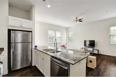 2708 San Pedro Street #301, Austin, TX 78705 - Photo 4
