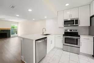 6410 Chimney Creek Cir, Austin, TX 78723 - Photo 14