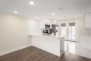 6410 Chimney Creek Cir, Austin, TX 78723 - Photo 12