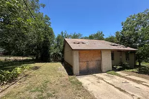 506 Forest Ct, Taylor, TX 76574 - Photo 2
