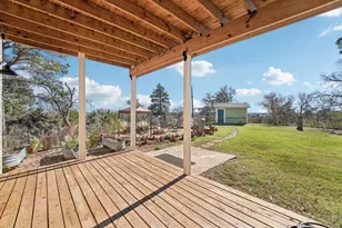 407 Country Ln, McDade, TX 78650 - Photo 28