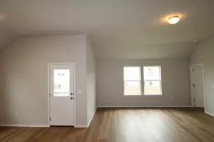 11905 Dillon Fls Dr, Austin, TX 78747 - Photo 4