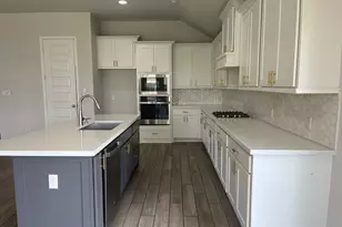 113 Ray Ct, Liberty Hill, TX 78642 - Photo 32