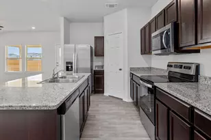 112 Little Grn Trl, Jarrell, TX 76537 - Photo 4