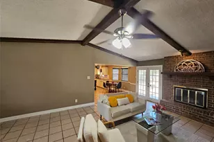 1648 Eastwood Dr, Seguin, TX 78155 - Photo 2