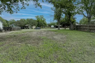 809 E Fannin Street, Luling, TX 78648 - Photo 4