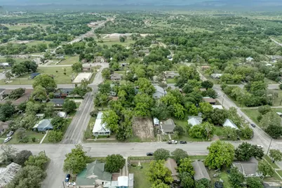 809 E Fannin Street, Luling, TX 78648 - Photo 10