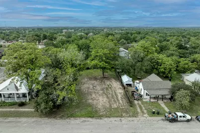 809 E Fannin Street, Luling, TX 78648 - Photo 6