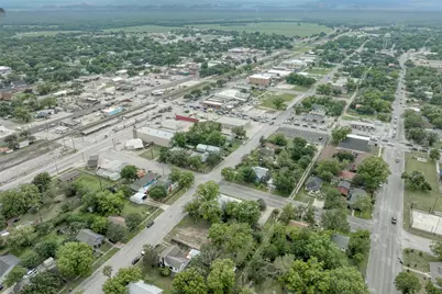 809 E Fannin Street, Luling, TX 78648 - Photo 16