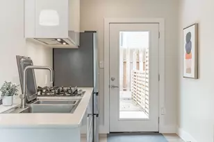 2201 Leon St, Austin, TX 78705 - Photo 18