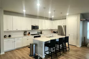180 Golden Gate Ln, Kyle, TX 78640 - Photo 2