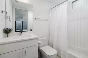 3406 E 17th St, Austin, TX 78721 - Photo 12