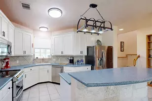 913 Co Rd 220, Florence, TX 76527 - Photo 2