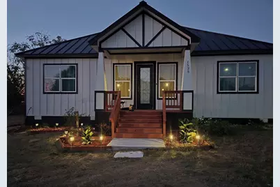 1525 Waco Street, Gonzales, TX 78629 - Photo 1