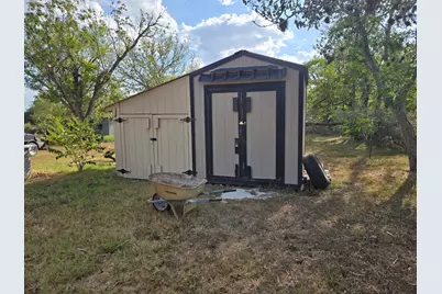 1525 Waco Street, Gonzales, TX 78629 - Photo 26