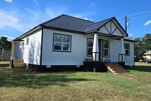 1525 Waco St, Gonzales, TX 78629 - Photo 16