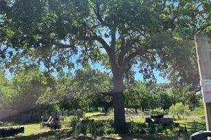 135 Belton St, McDade, TX 78650 - Photo 2