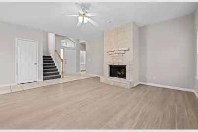 9804 Parliament House Road #B, Austin, TX 78729 - Photo 4