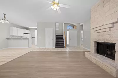 9804 Parliament House Road #B, Austin, TX 78729 - Photo 6