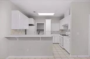 9804 Parliament House Rd, Austin, TX 78729 - Photo 10