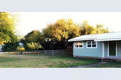 352 W Vaughan Street, Bertram, TX 78605 - Photo 6