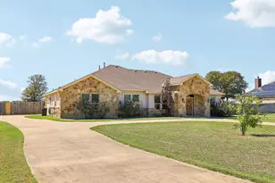 106 Eland Ave, Bastrop, TX 78602 - Photo 6