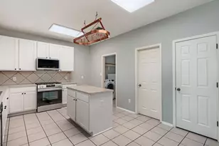 243 Covent Dr, Kyle, TX 78640 - Photo 10