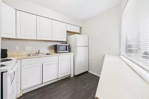 1840 Burton Dr, Austin, TX 78741 - Photo 10