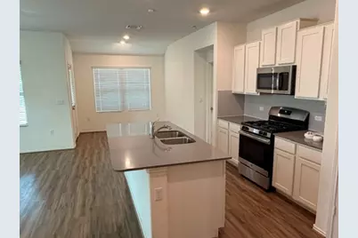 6917 Colorado Bluffs Road, Austin, TX 78744 - Photo 4
